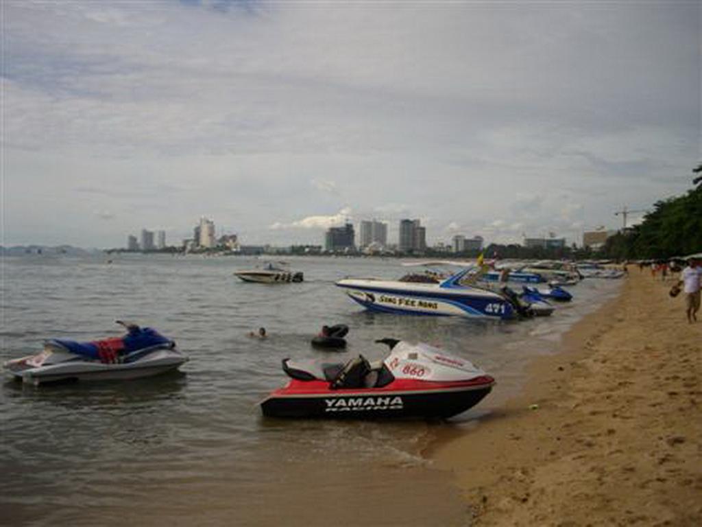 Maxwell Inn Pattaya Bagian luar foto